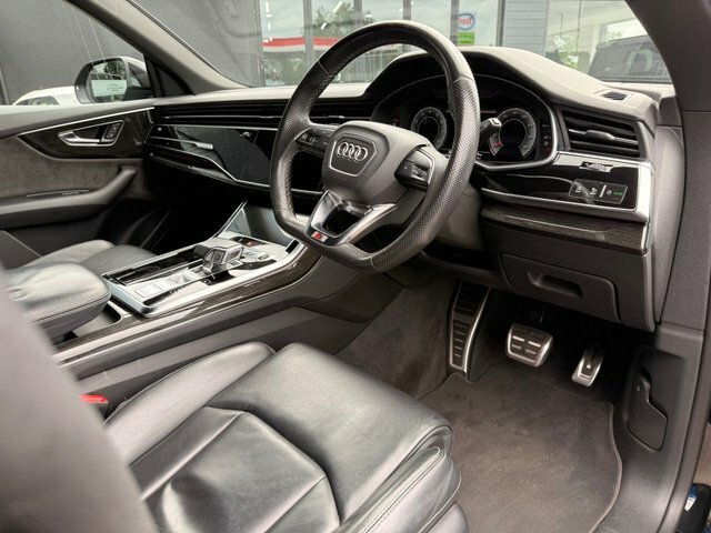 Audi Q8 3.0 Tfsi V6 55 Black Edition Suv Tiptro Black #3