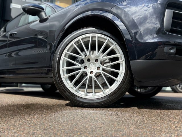 Porsche Cayenne 3.0 V6 E-hybrid 14.1Kwh Suv Plug-in Hyb Black #3