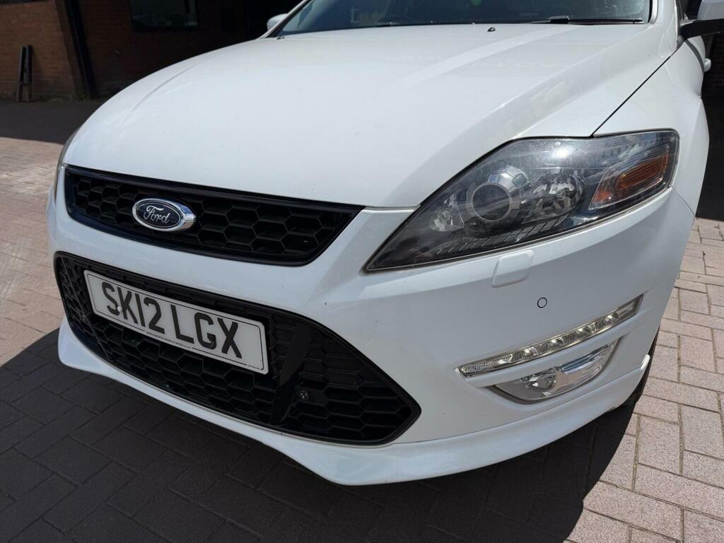 Ford Mondeo Hatchback Silver #43