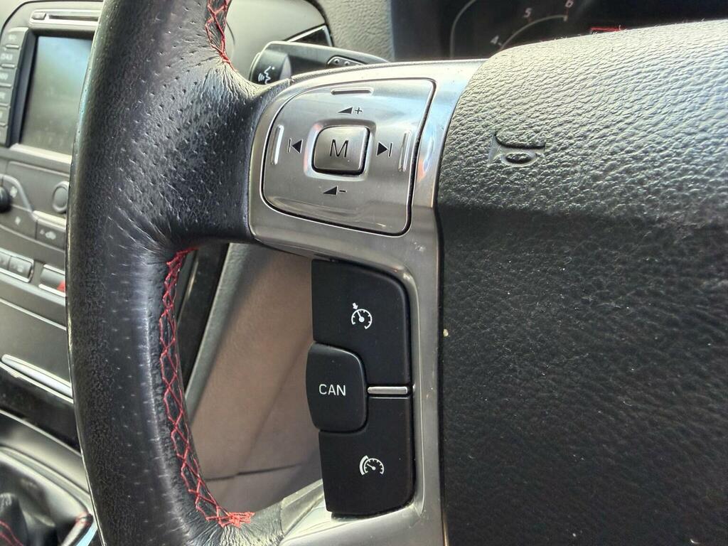 Ford Mondeo Hatchback Silver #21