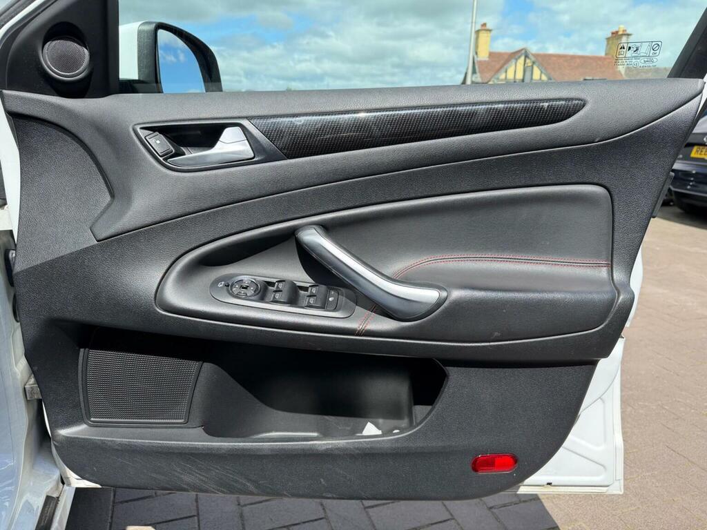 Ford Mondeo Hatchback Silver #23