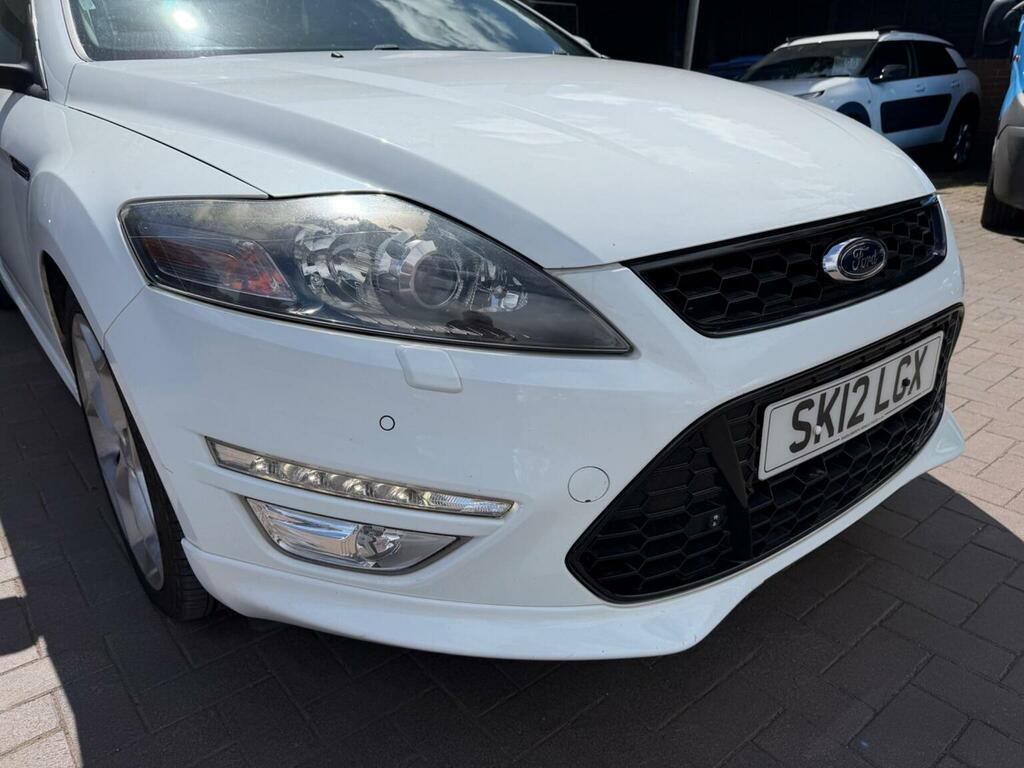 Ford Mondeo Hatchback Silver #45
