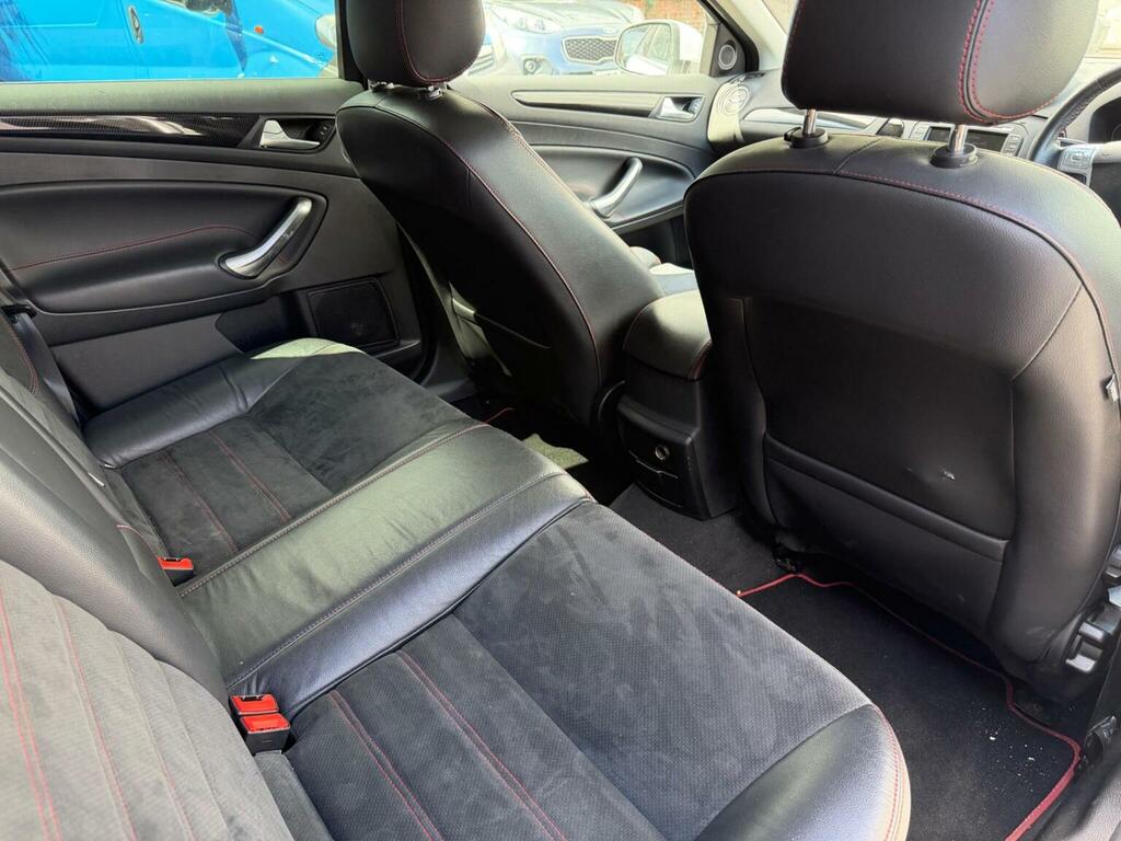 Ford Mondeo Hatchback Silver #14