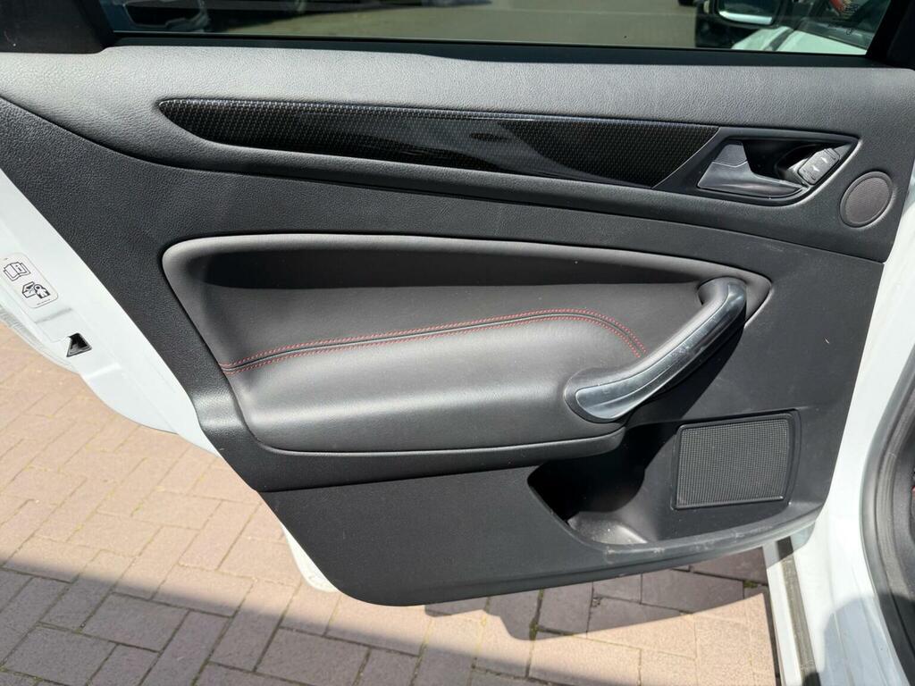Ford Mondeo Hatchback Silver #25