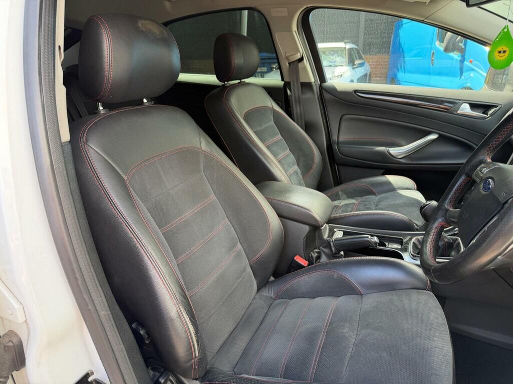 Ford Mondeo Hatchback Silver #12