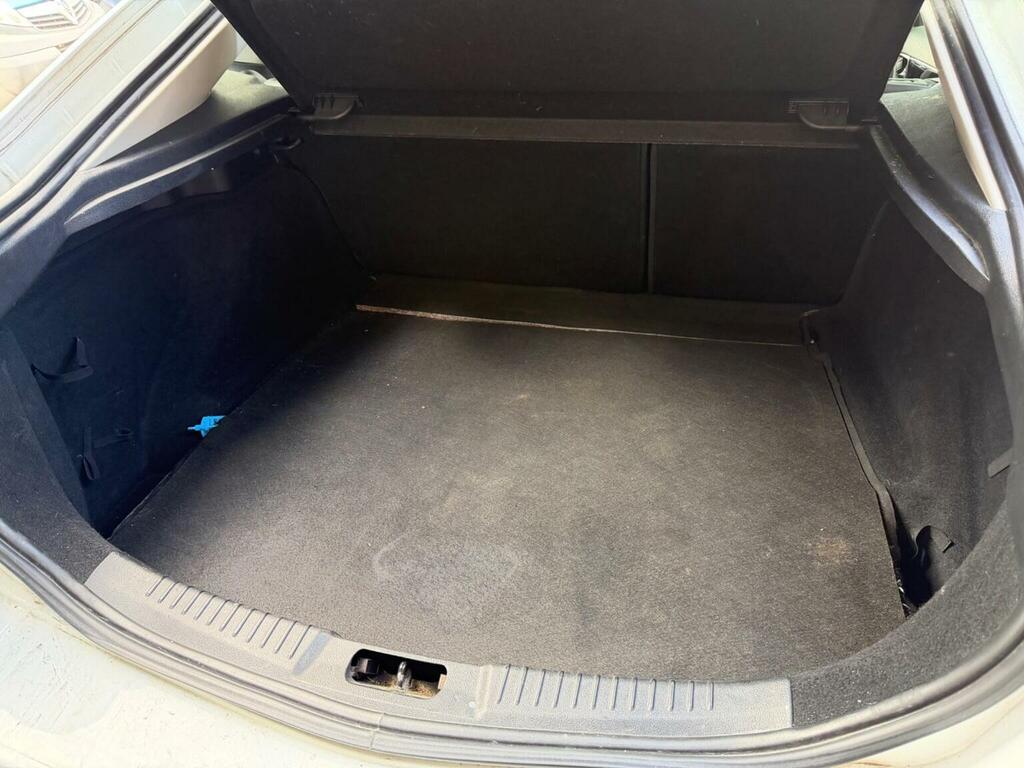 Ford Mondeo Hatchback Silver #35
