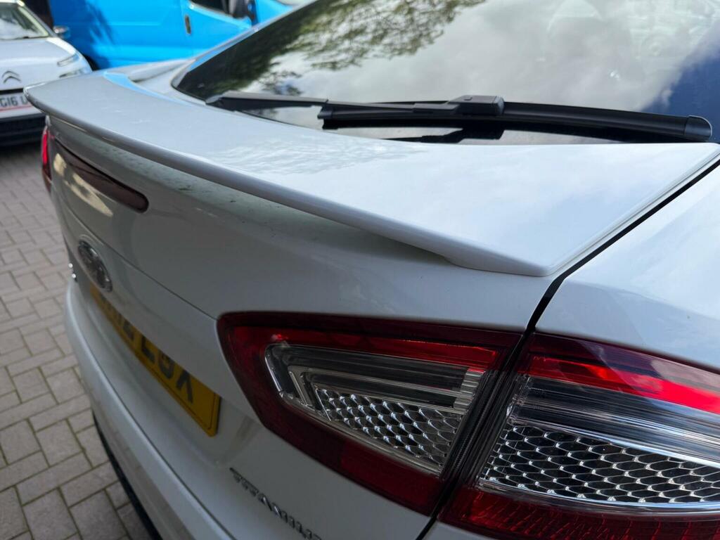 Ford Mondeo Hatchback Silver #40