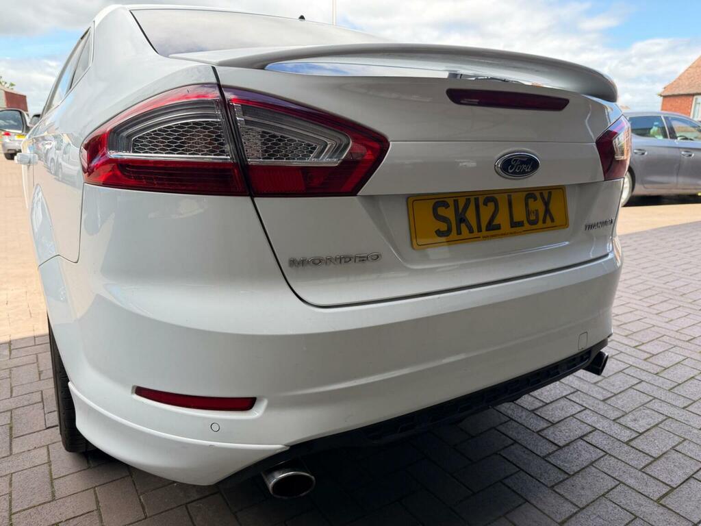 Ford Mondeo Hatchback Silver #41