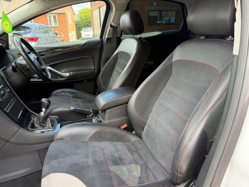 Ford Mondeo Hatchback Silver #39