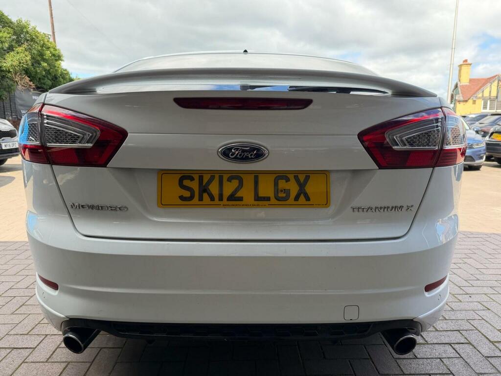 Ford Mondeo Hatchback Silver #7
