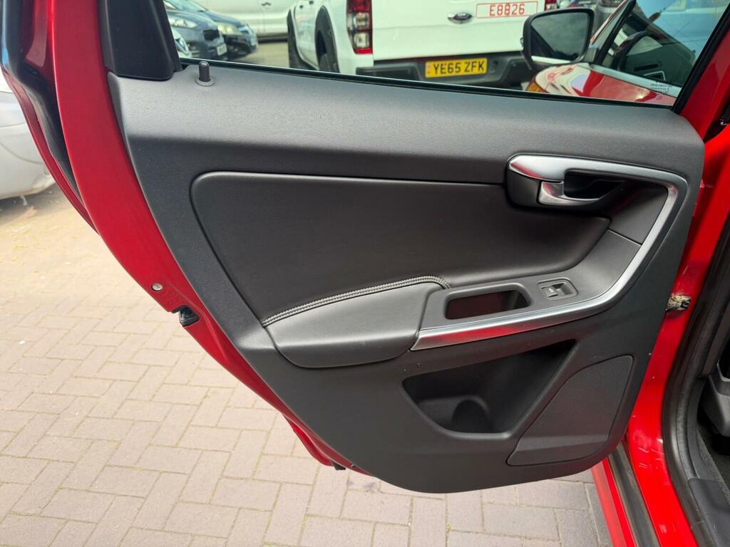 Volvo XC60 2.4 D4 R-design Awd Euro 5 Ss Red #27