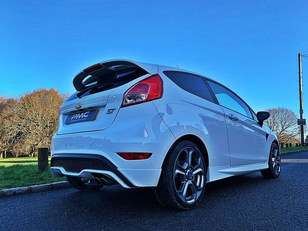Ford Fiesta 16 Ecoboost St-2 Hatchback White #6