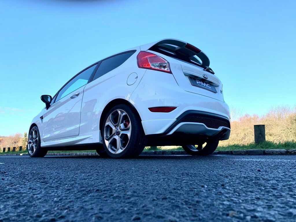 Ford Fiesta 16 Ecoboost St-2 Hatchback White #5