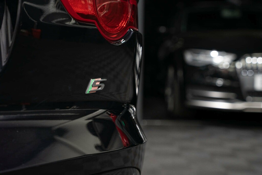 Jaguar F-Type V6 Red #15