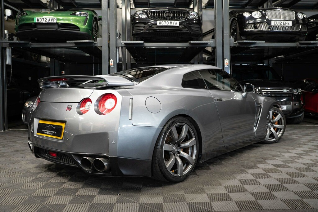 Nissan GT-R Coupe White #10