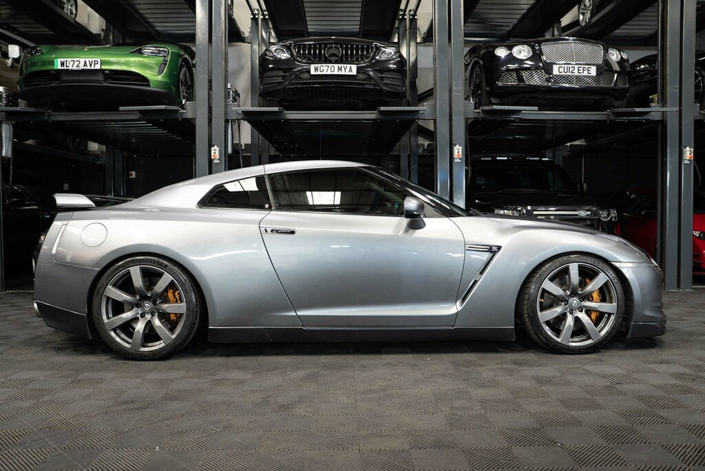 Nissan GT-R Coupe White #8