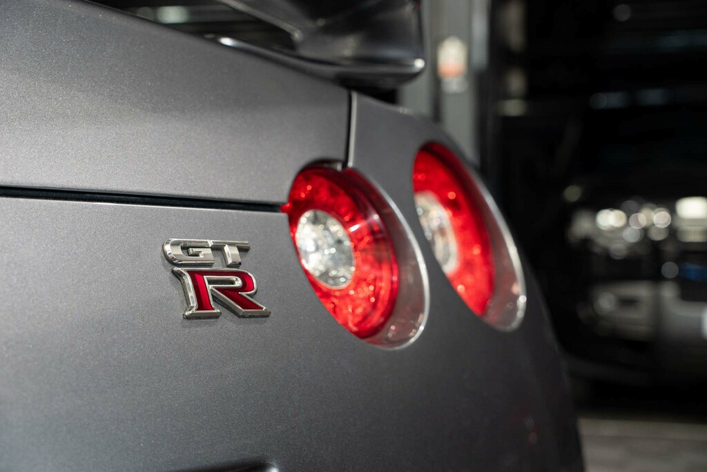 Nissan GT-R Coupe White #15