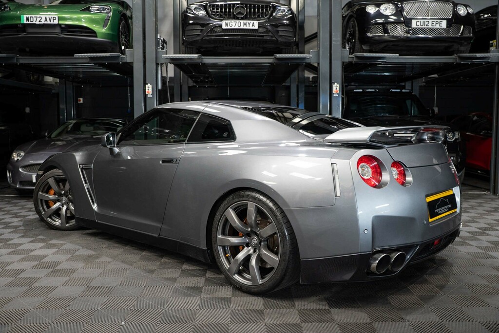 Nissan GT-R Premium Edition 4Wd  #2