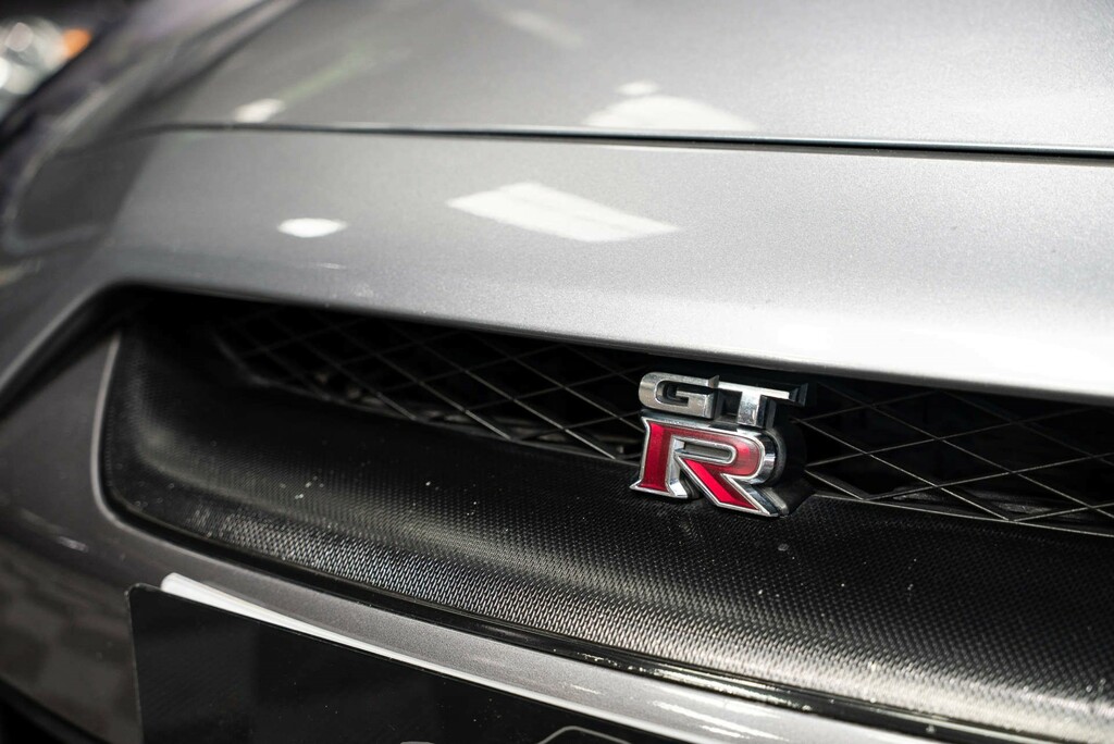 Nissan GT-R Coupe White #12