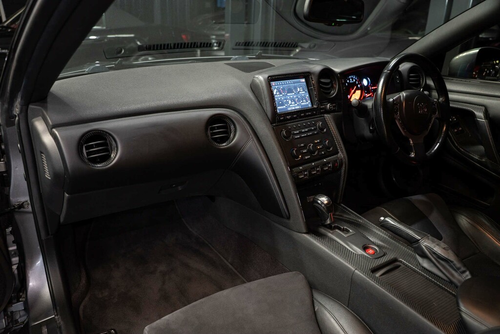 Nissan GT-R Premium Edition 4Wd  #4