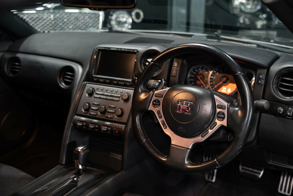 Nissan GT-R Coupe White #11