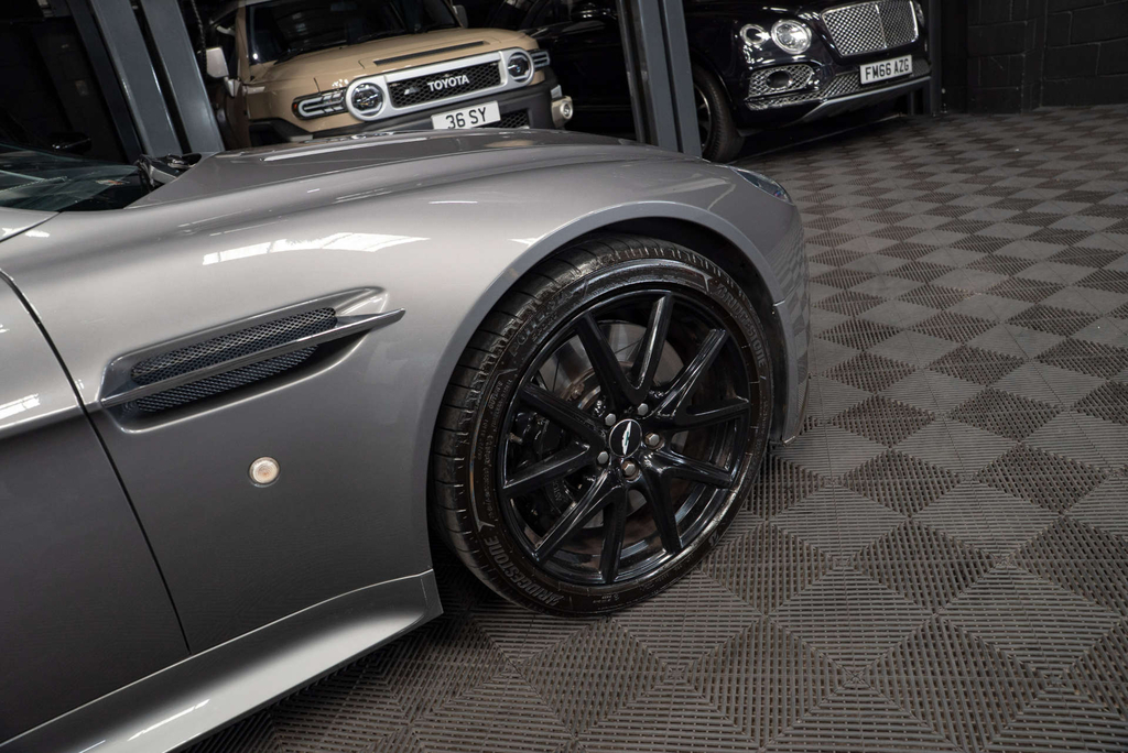 Aston Martin Vantage 4.7 V8 Euro 5  #23