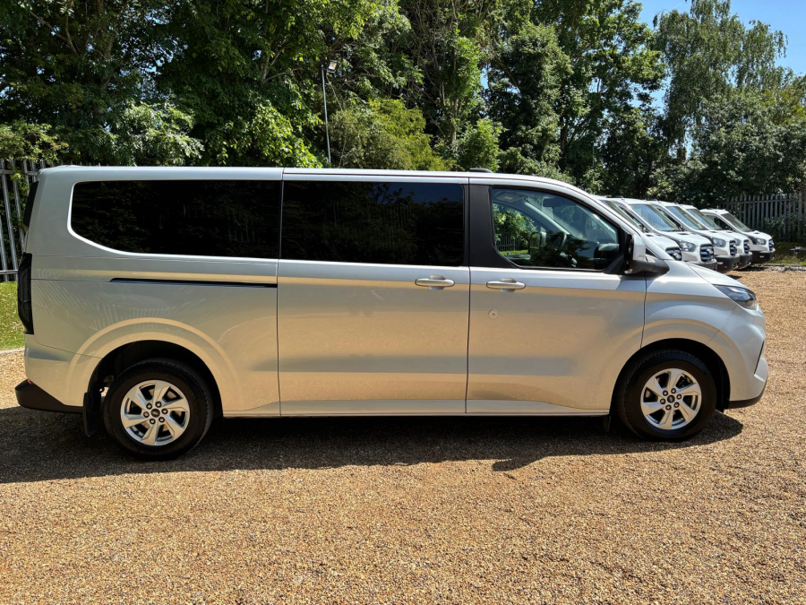 Ford Tourneo Custom Zetec 9 Silver #4