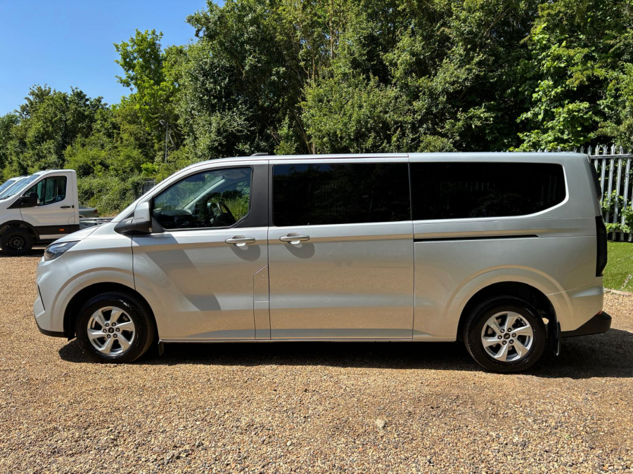 Ford Tourneo Custom Zetec 9 Silver #5