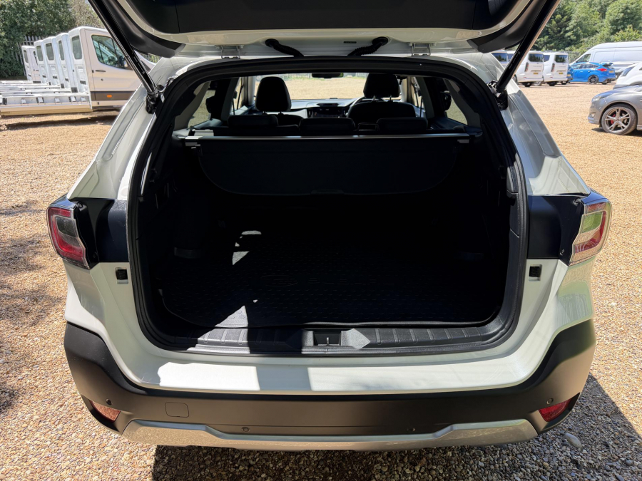 Subaru Outback 2.5I Touring White #6