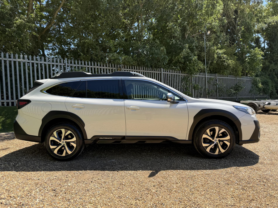 Subaru Outback 2.5I Touring White #3