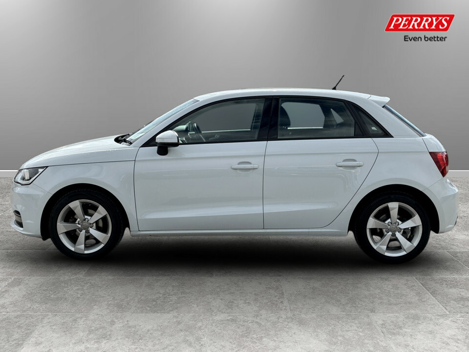 Audi A1 1.0 Tfsi Sport RE67YZG White #4