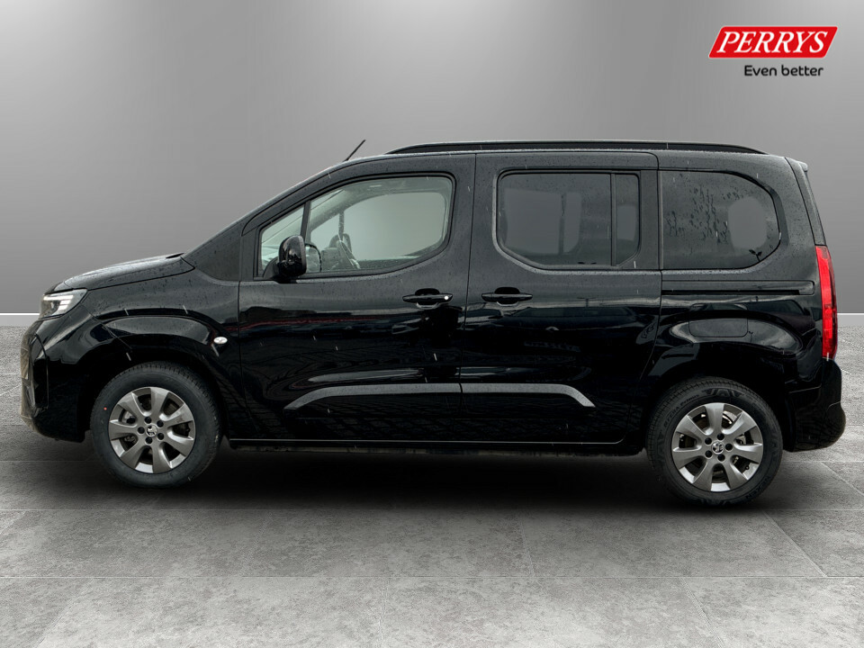 Vauxhall Combo-e Life 100Kw Ultimate 52Kwh Black #4