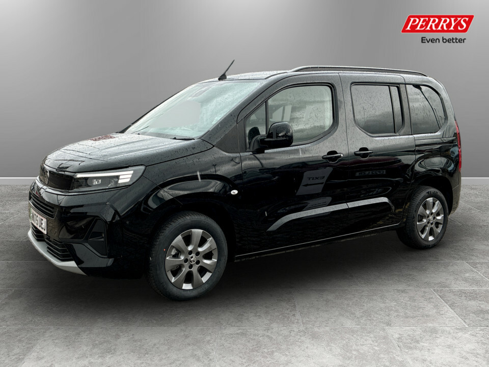 Vauxhall Combo-e Life 100Kw Ultimate 52Kwh Black #3