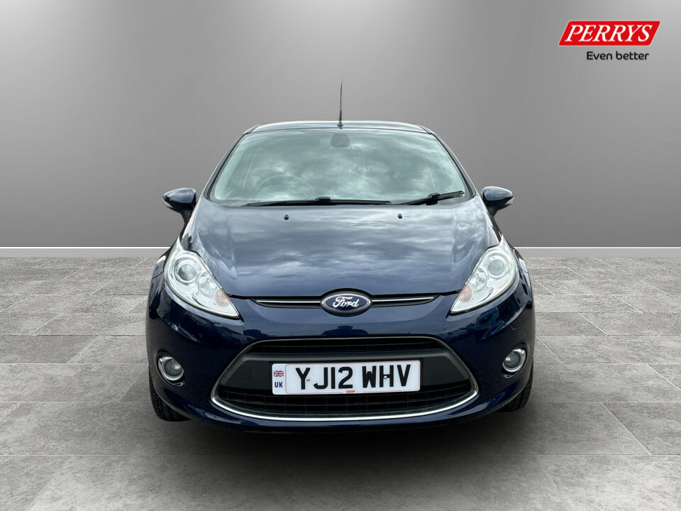 Ford Fiesta Ford Fiesta Titanium YJ12WHV Blue #2