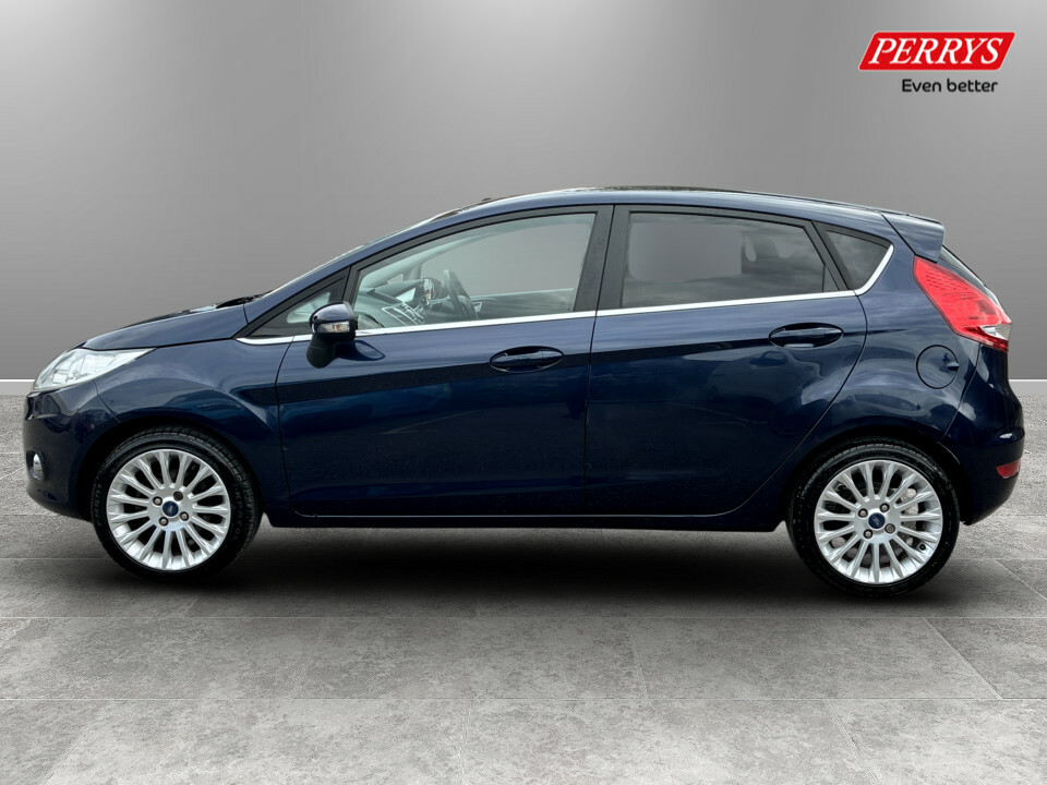 Ford Fiesta Ford Fiesta Titanium YJ12WHV Blue #4