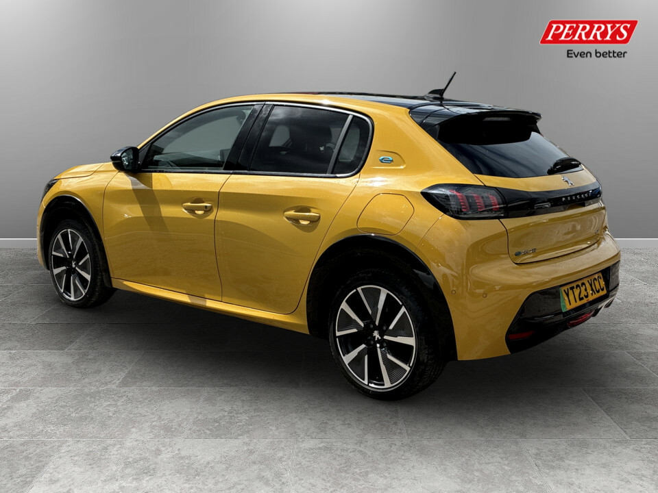 Peugeot e-208 100Kw Gt Premium 50Kwh YT23XCC Yellow #5