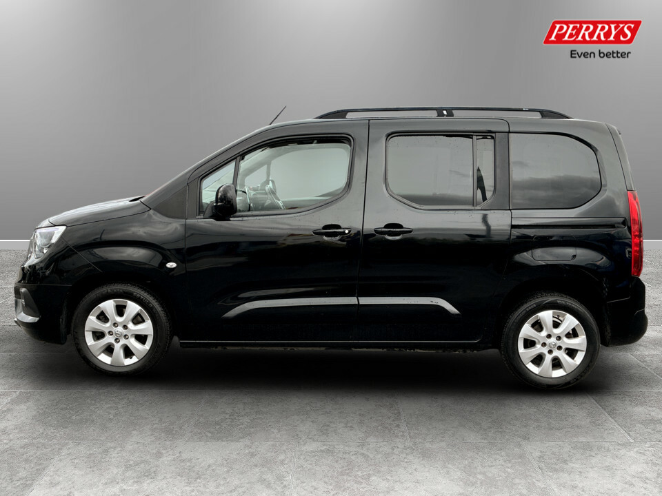 Vauxhall Combo Life 1.5 Turbo D Se VK22VNU Black #4