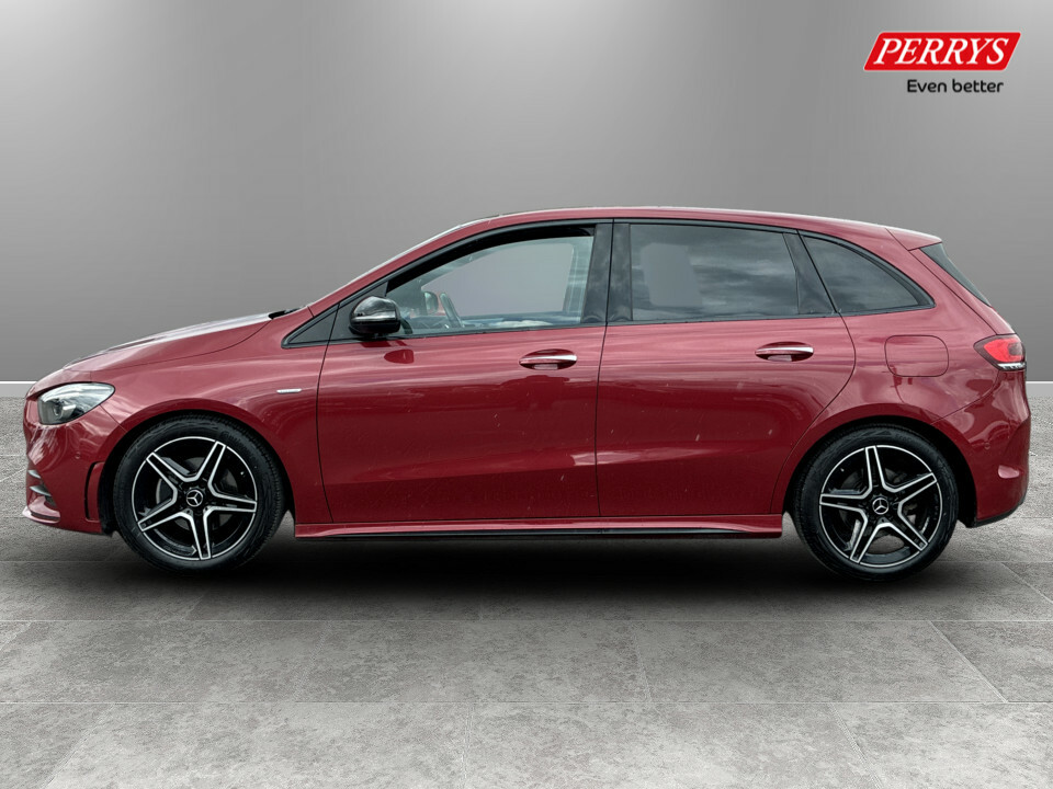 Mercedes-Benz B Class B200 Amg Line Premium Plus Edition BF71VFZ Red #4