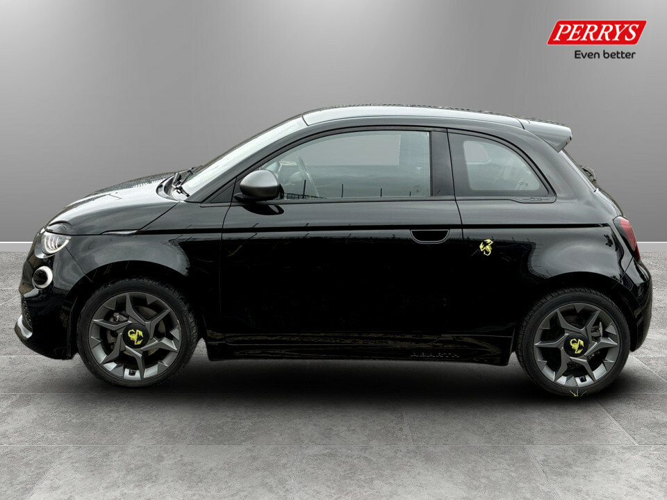 Abarth 500 114Kw 42.2Kwh Black #4