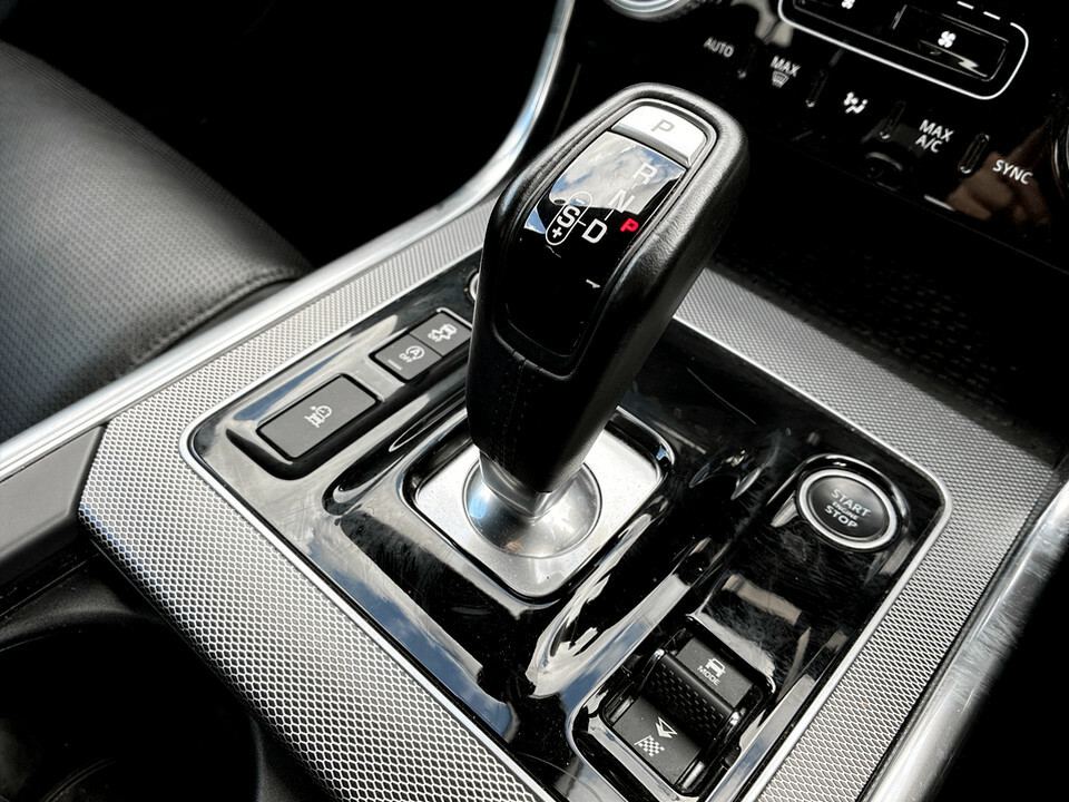 Jaguar XE S Blue #23