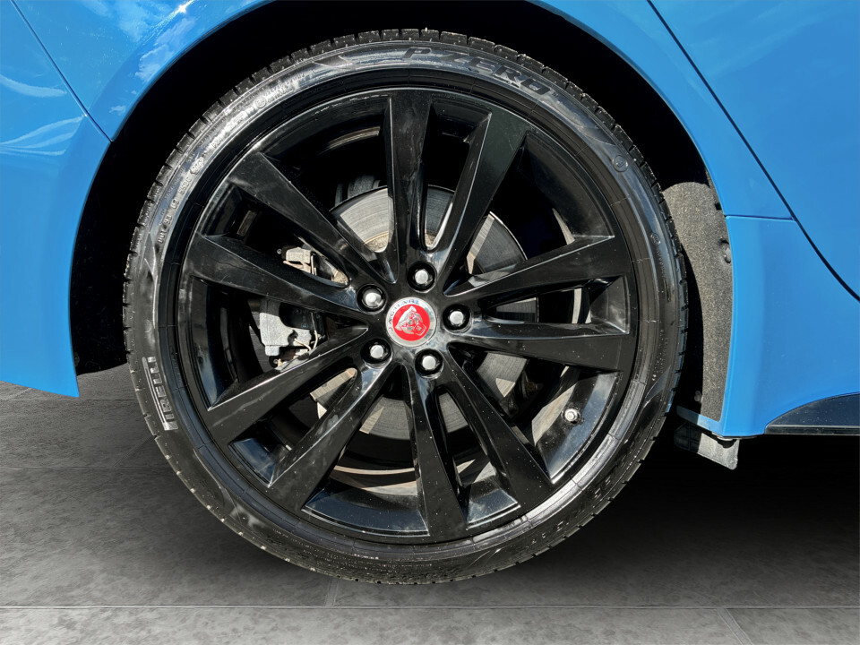 Jaguar XE S Blue #9