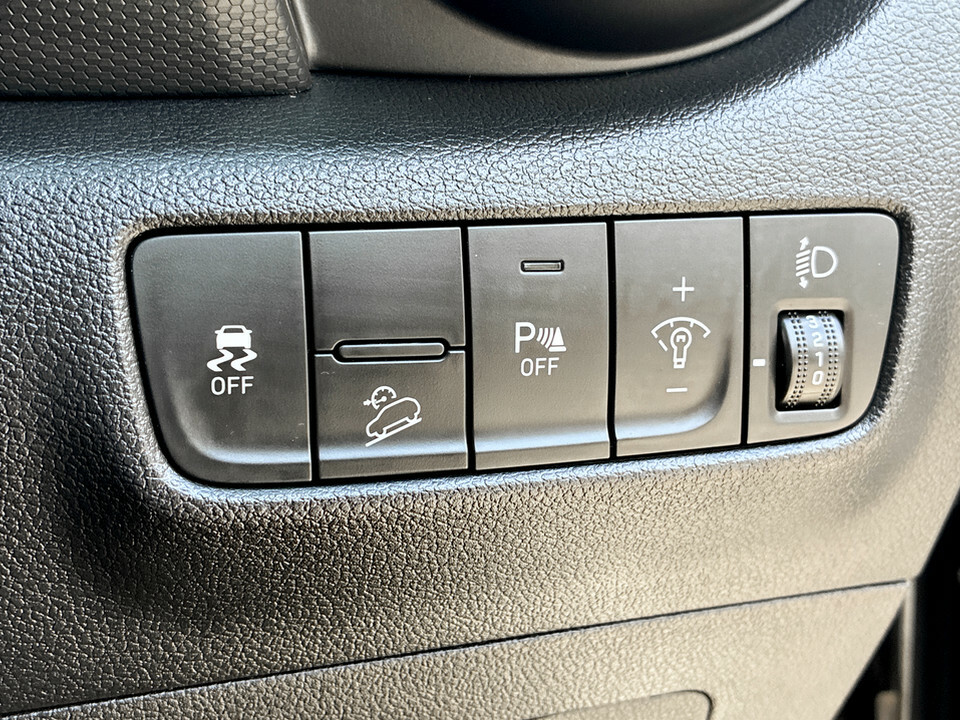 Hyundai Kona Hatchback Grey #37