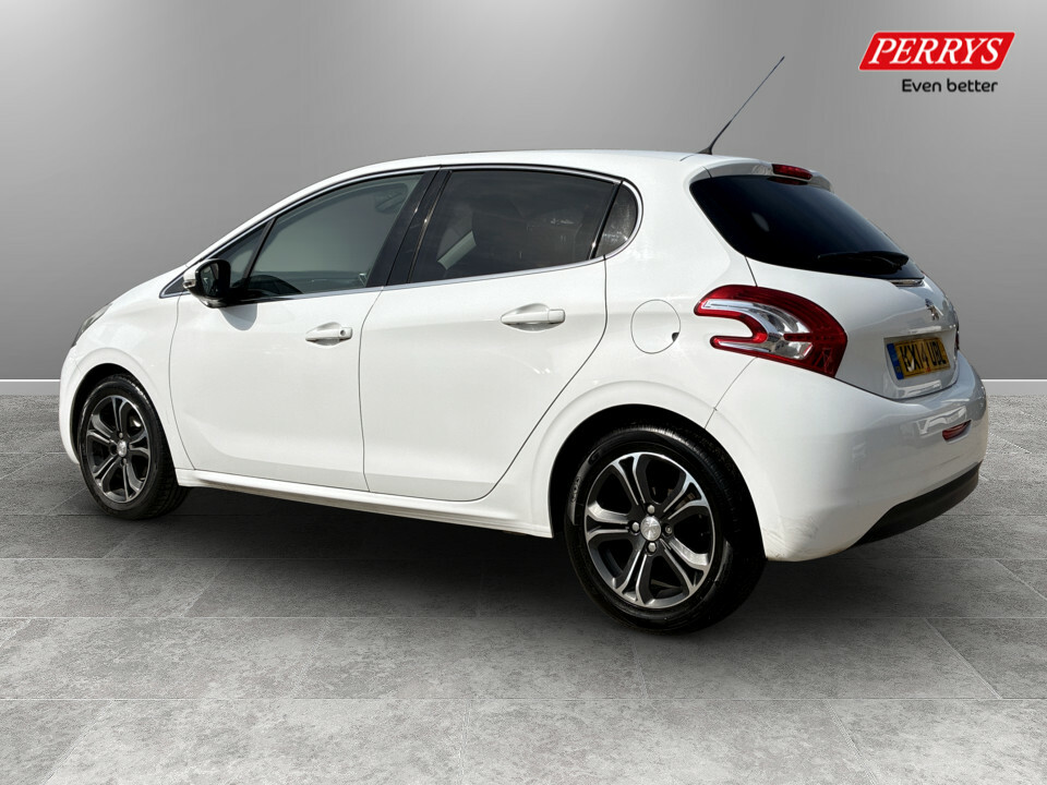 Peugeot 208 1.2 Vti Allure White #5