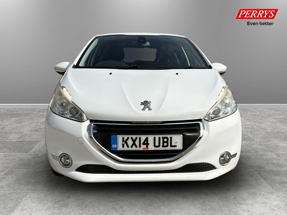 Peugeot 208 1.2 Vti Allure White #2
