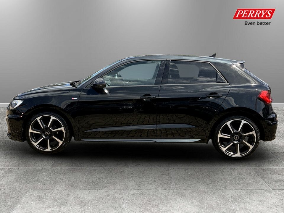 Audi A1 25 Tfsi Black Edition S Tronic WN22BBE Black #4