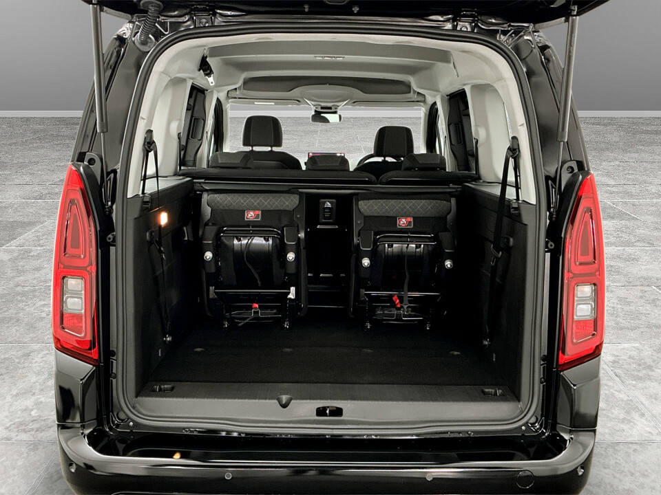 Vauxhall Combo-e Life 100Kw Design XL 52Kwh 7 Seat Black #12