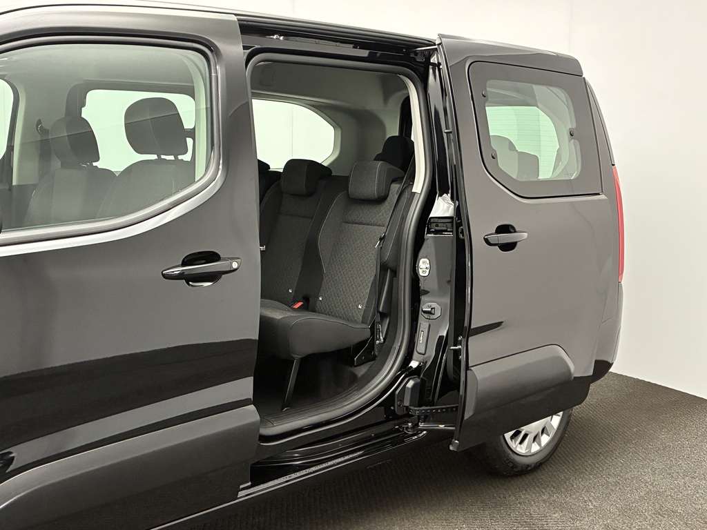 Vauxhall Combo-e Life 100Kw Design XL 52Kwh 7 Seat Black #20