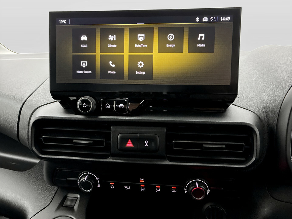 Vauxhall Combo-e Life 100Kw Design XL 52Kwh 7 Seat Black #21