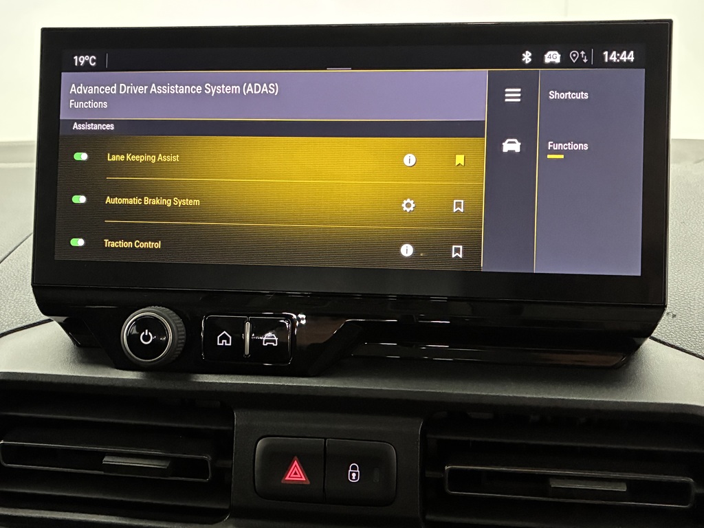 Vauxhall Combo-e Life 100Kw Design XL 52Kwh 7 Seat Black #29