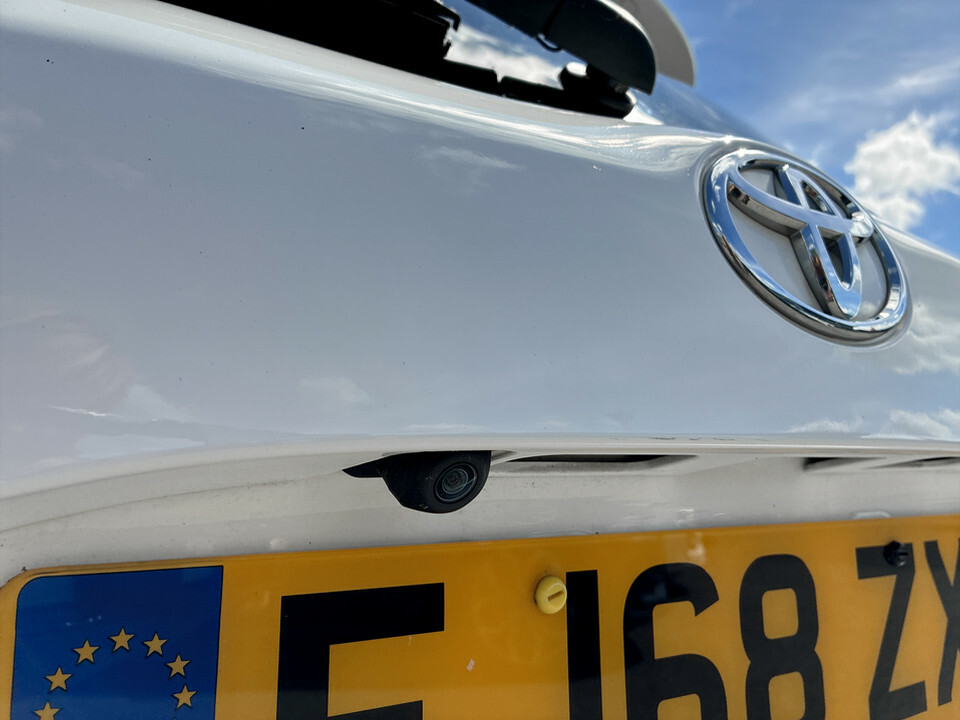 Toyota Yaris Icon Tech Red #27